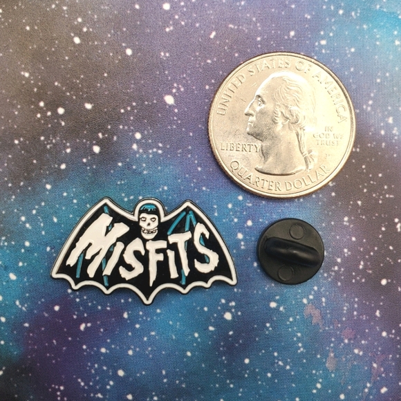 Misfits Enamel Pin - Picture 2 of 3